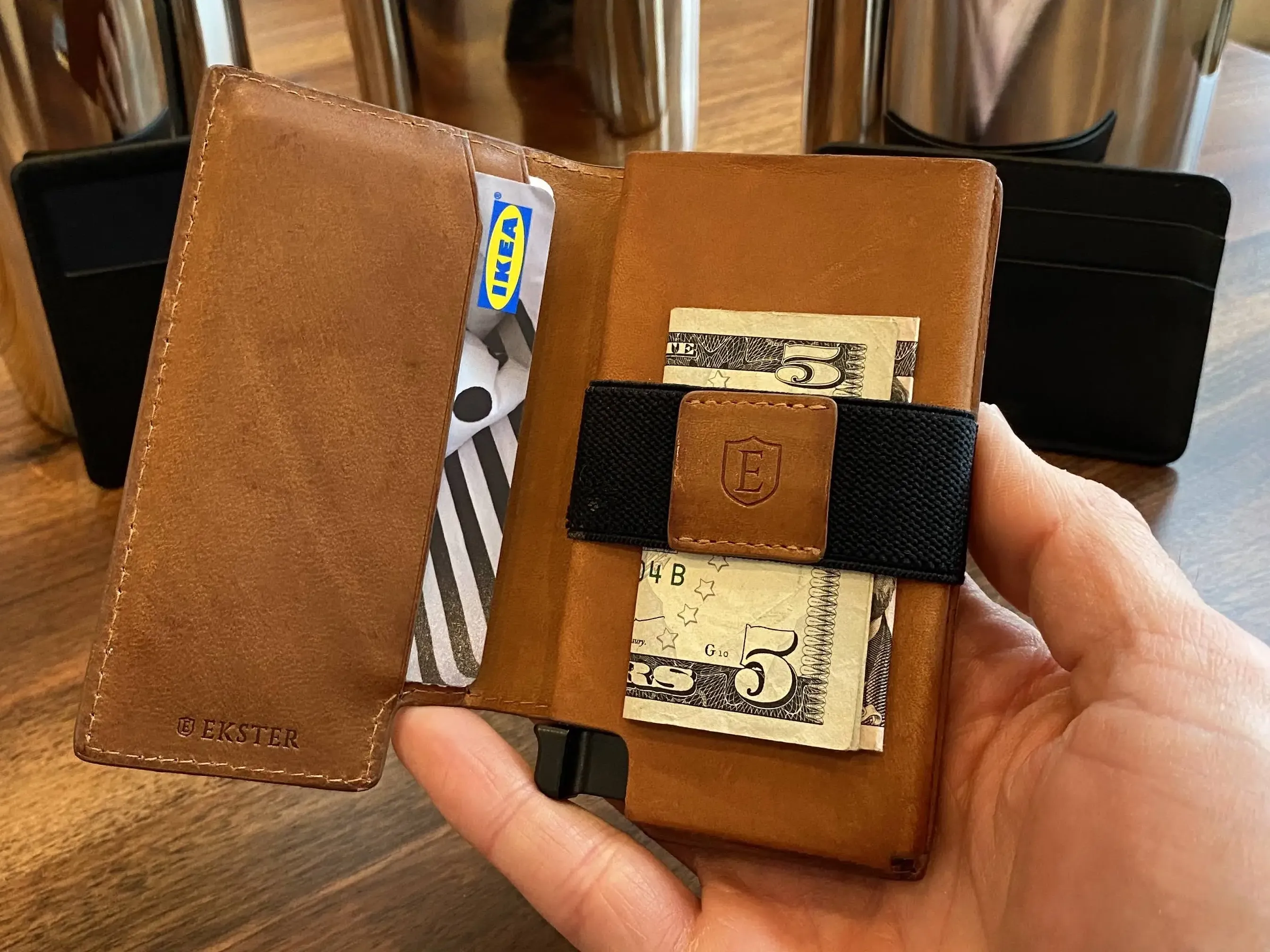 Ekster Wallet user Jenna K